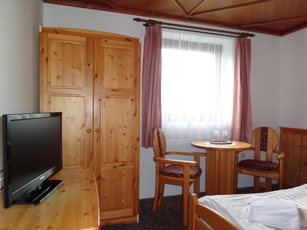 Pension Arnika Destne v Orlickych horach Kamer foto